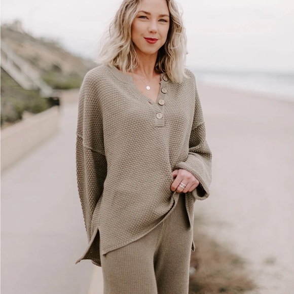 Blu Pepper Taupe Sweater - Picture 1 of 5